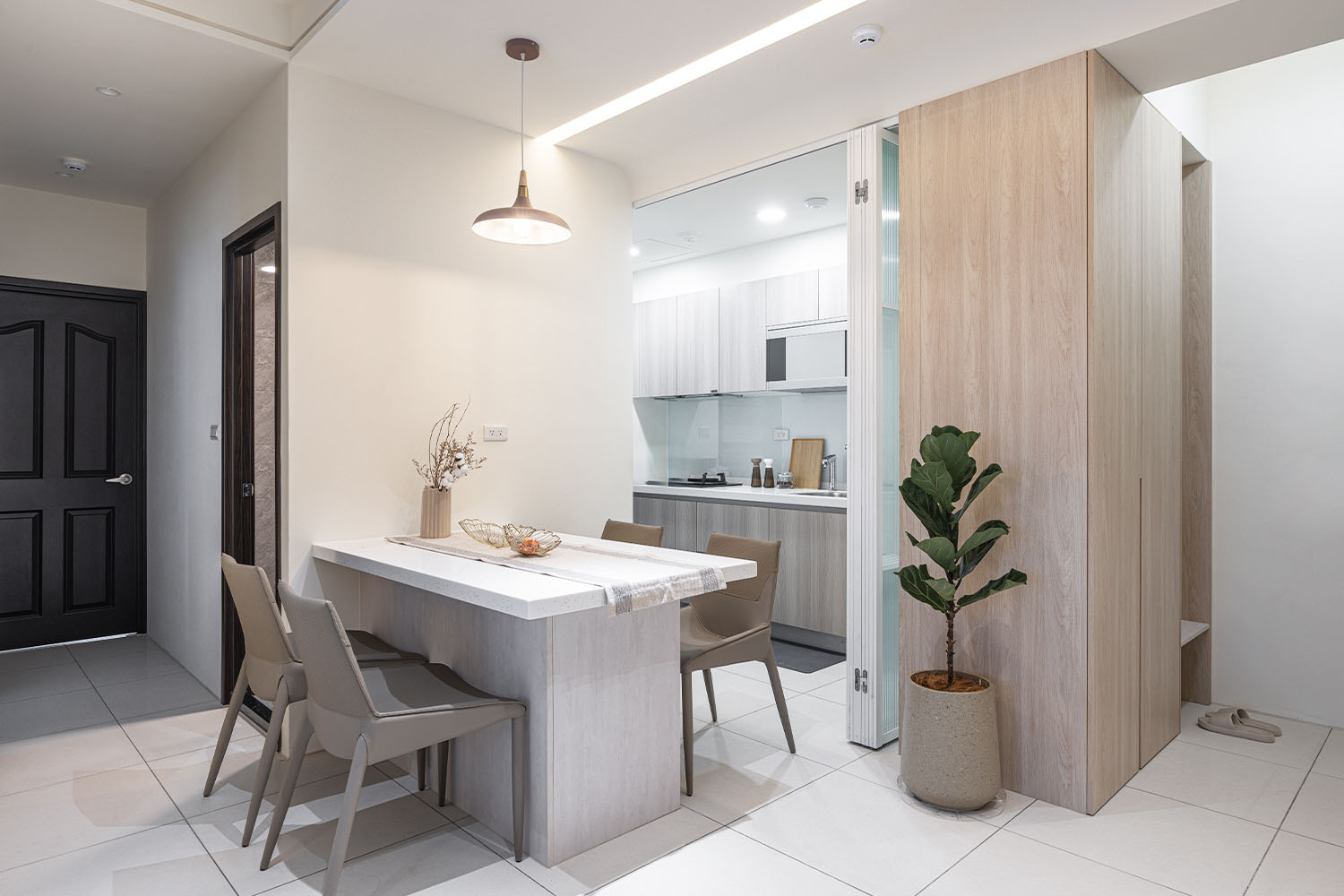 桐澄空間設計 北歐風餐廳 摺疊拉門 長虹玻璃