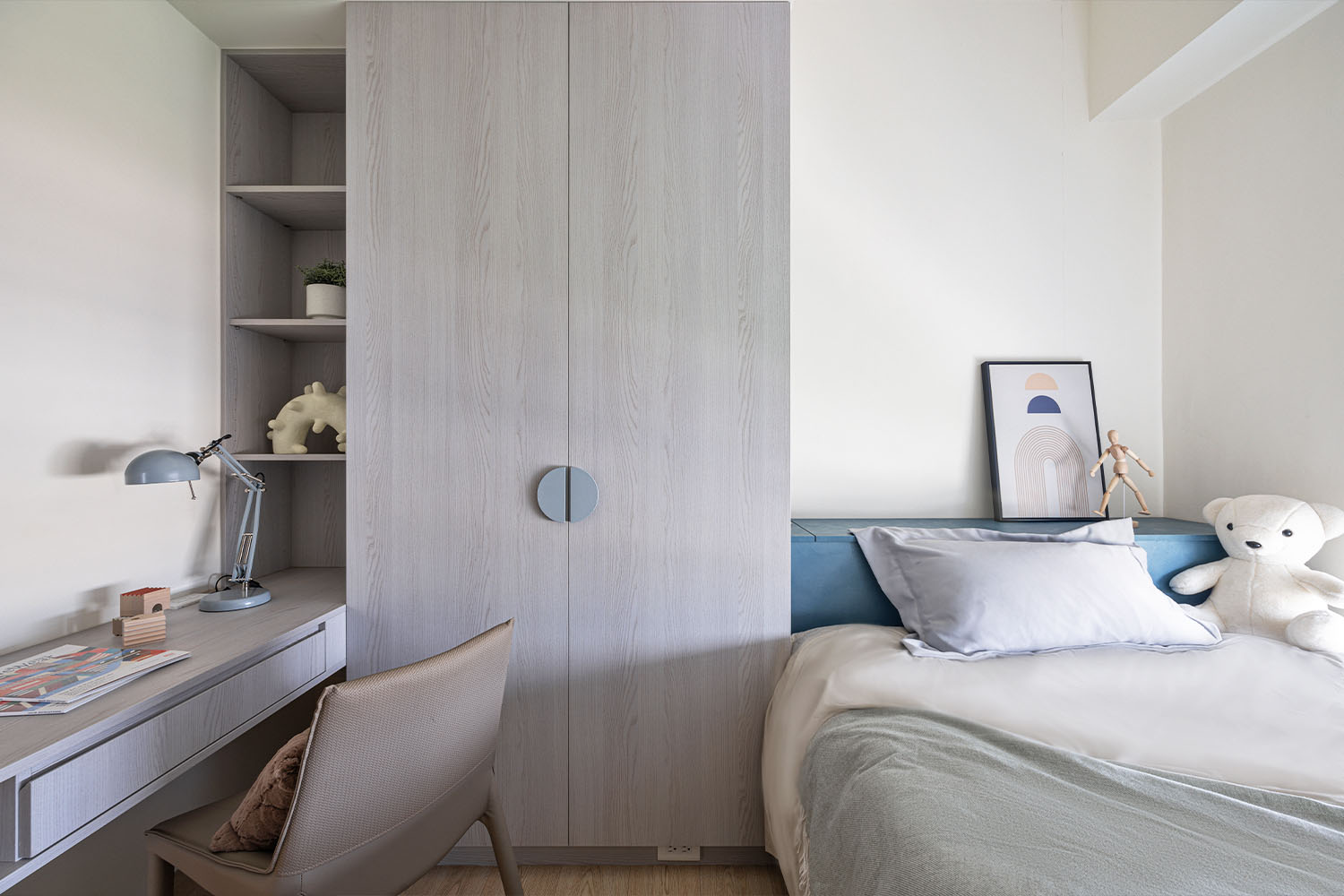 桐澄空間設計 北歐風臥室 灰色系統櫃