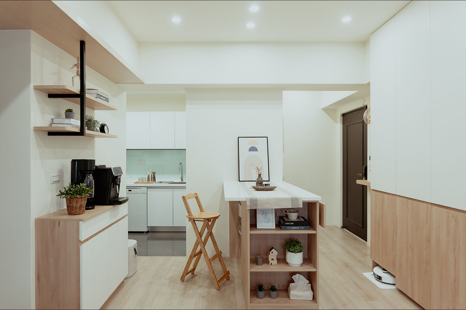 桐澄空間設計 北歐風餐廳 木紋色中島白色檯面 收納櫃 吊櫃 系統櫃 超耐磨木地板