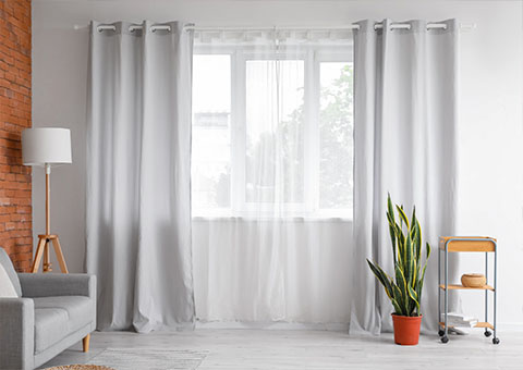 白色窗簾照片