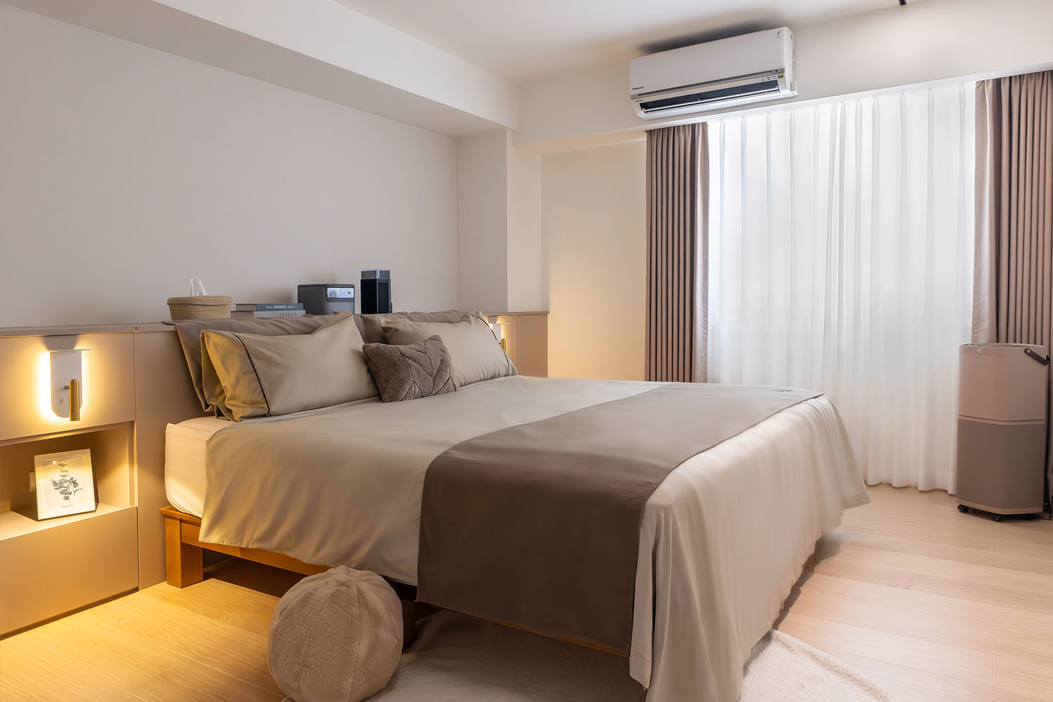 現代風格與飯店風格 搭配的臥室